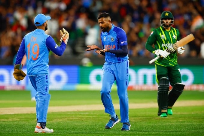 Team India bowlers restricts Pakistan for 159 runs