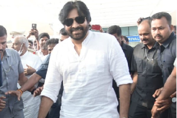 pawan kalyan honours janasena leaders who are arrested in vizag incident