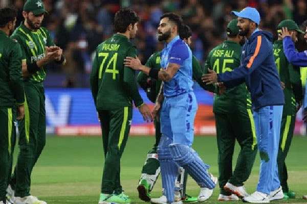 PaK Cricket Fans Pray For Team India Win Against South Africa