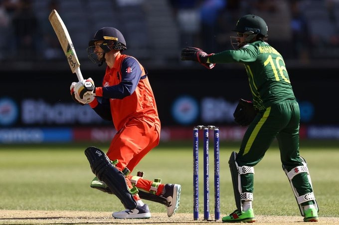 Pakistan restricts Nederlands for 91 runs