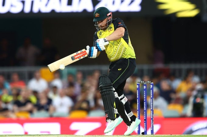 Aussies posts huge total against Ireland with captain Finch fifty