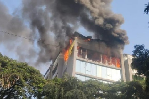 Pune building that houses cricketer Zaheer Khans restaurant catches fire