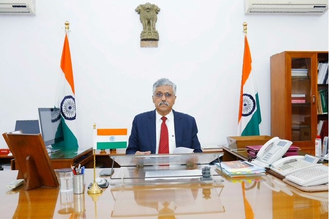 telugu ias giridhar takes charge as defence secretary