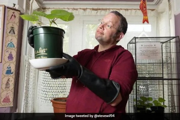 Man Grows Worlds Most Dangerous Plant At Home Out Of Boredom