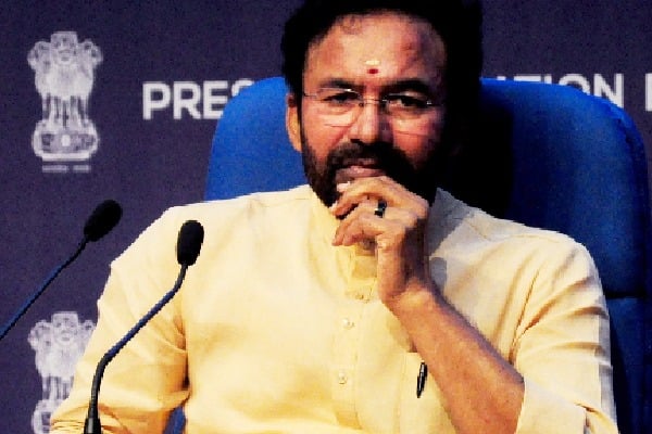 'Won't even accept KCR's son', says Kishan Reddy on TRS MLAs poaching allegation