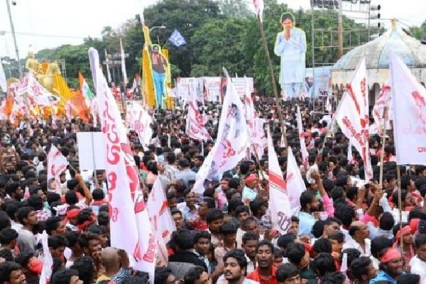 Jana Sena activists stage stir to close pub near Pawan Kalyan’s house