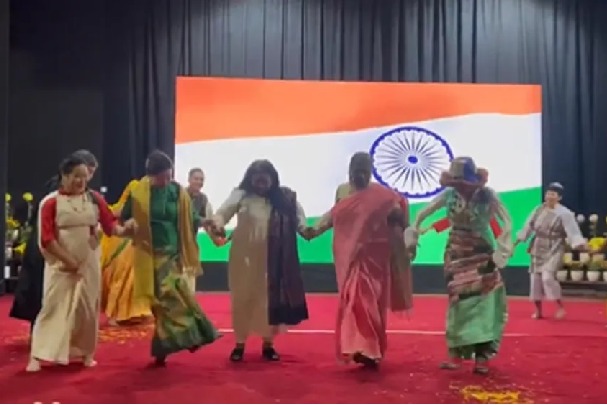 President Droupadi Murmu dances with Sikkim CM wife