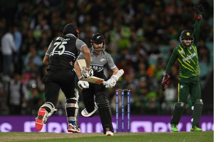 New Zealand puts 153runs target to pakistan in t20 world cup semi final