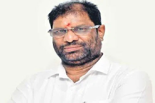 ED and IT raids in TRS MP Gayathri Ravi office