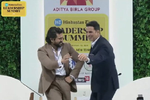 Ram Charan dances with Akshay Kumar at HTLS