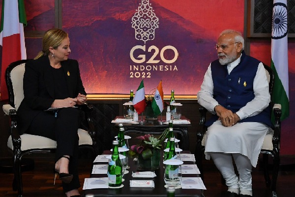 Modi gifts Double Ikat Dupatta to Italy PM Giorgia Meloni