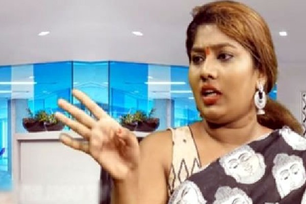 Sunitha Boya protest at Geetha Arts office 