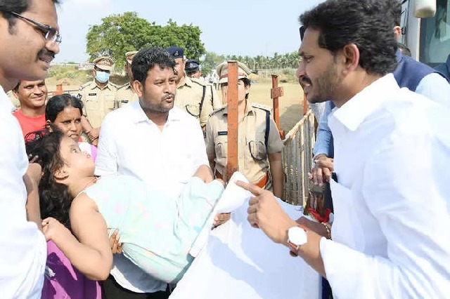 Andhra Pradesh CM gesture to meet a sick child wins internet 