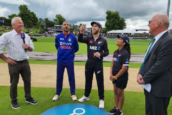 Kiwis Won the toss and opt bowl first in 2nd One Day