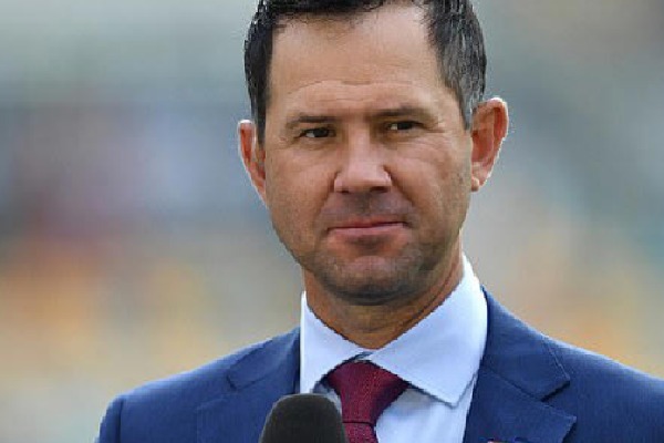 Ricky Ponting feeling well now and continues commentary 