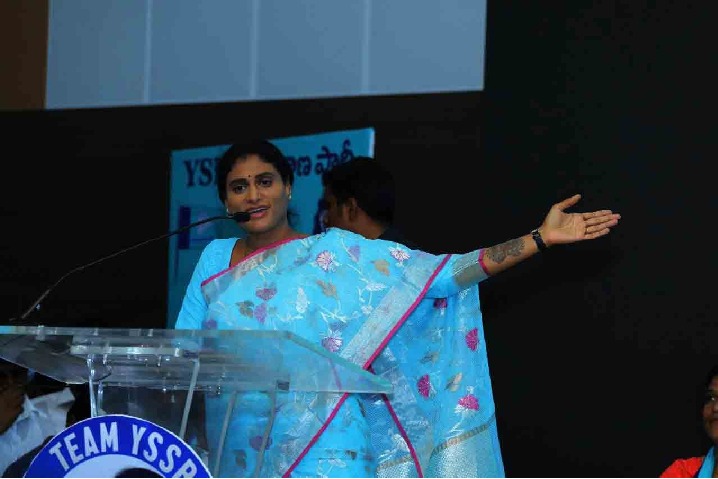 Y.S. Sharmila, Telangana's X-factor, turns out to be new irritant for KCR