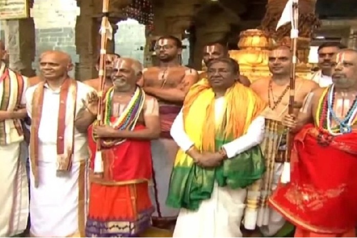 President Droupadi Murmu offers prayers at Tirumala temple