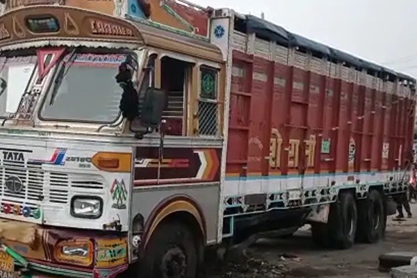 Truck Rams People At Bus Stop In Madhya Pradesh