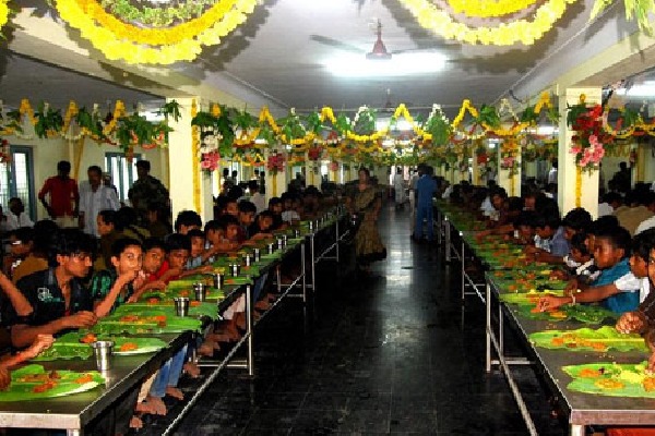 Annavaram Devasthanam Anna prasadam served in steel plates from today