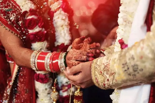 Bride calls off wedding for groom flat and small nose in UP