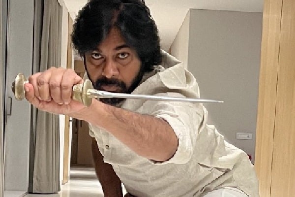 Pawan Kalyan practises martial arts after two decades for 'Hari Hara Veeru Mallu'
