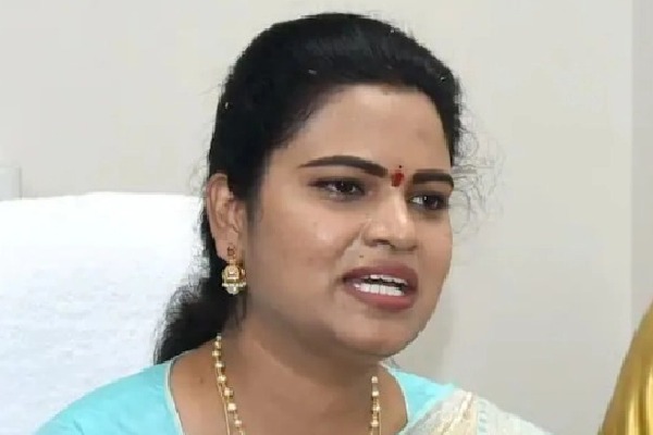 Vidadala Rajani comments on Chandrababu