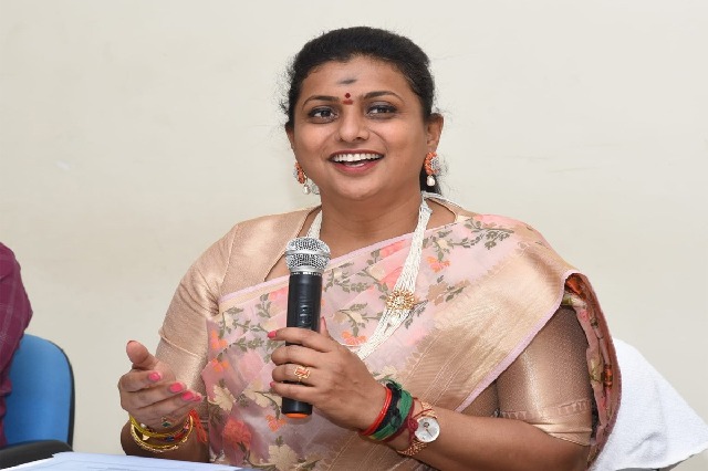 Pawans does not khno with whom to fight says Roja