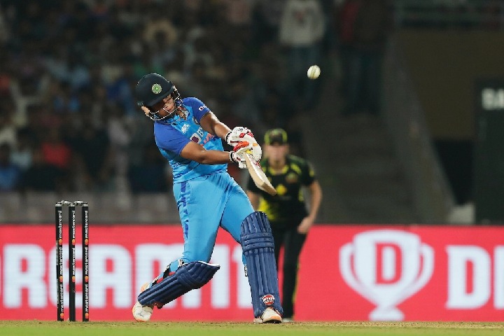 Richa Ghosh can't wait to emulate MS Dhoni-like heroics for India against Australia
