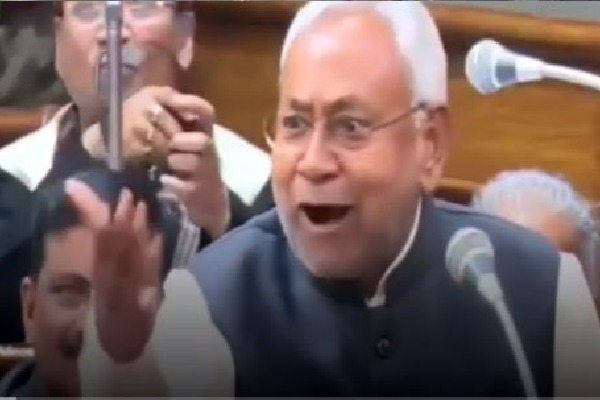 Nitish Kumar loses cool in Assembly
