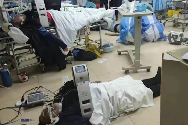 Patients given CPR on floor doctors collapse from exhaustion as Covid sweeps China vedio Watch