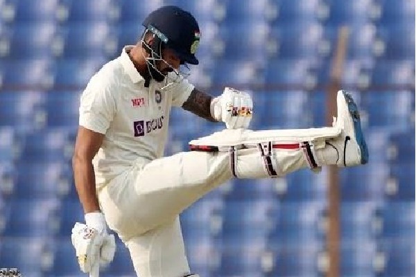 KL Rahul fails again as india lose two wickets early