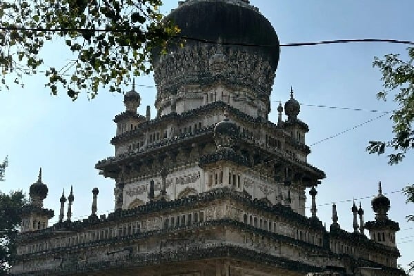 Hyderabad's Saidani-Ma Tomb to be restored by Aga Khan Trust