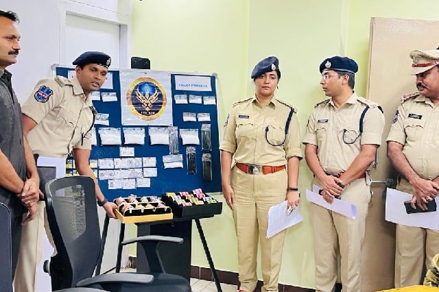 Two international drug transporters nabbed in Hyderabad