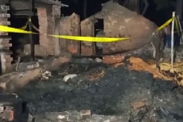 Uttar Pradesh House fire kills 5 members of a family