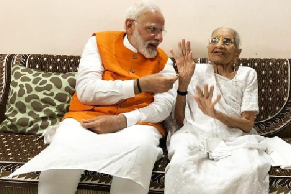 Prez, V-P, others mourn demise of PM Modi's mother Heeraben