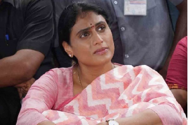 YSRTP only party fighting for people of Telangana: Sharmila