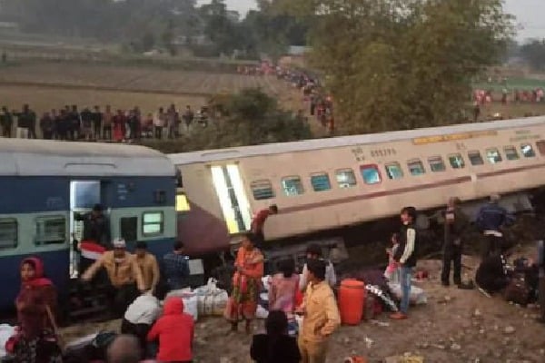 10 injured as several coaches of Suryanagari Express derail in Rajasthan