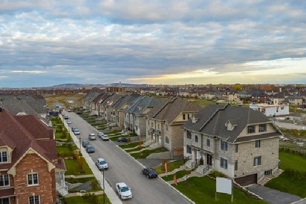 Foreigners In Canada Banned From Buying Houses For 2 Years