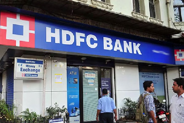 Man Draws Rs 500 From HDFC ATM But Came Rs 2500 From Machine  