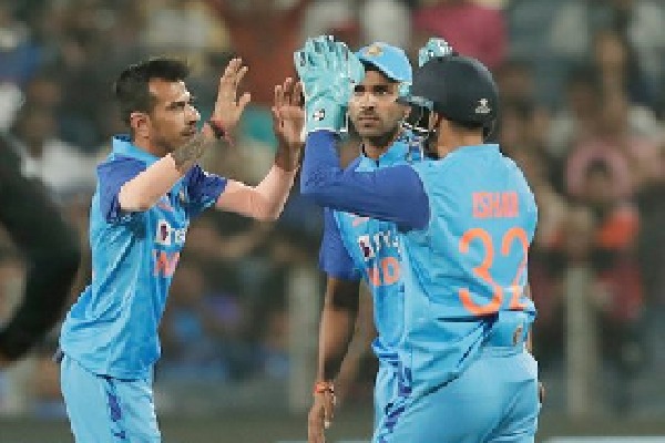 Sri Lanka gets good start in 2nd T20 against Team India