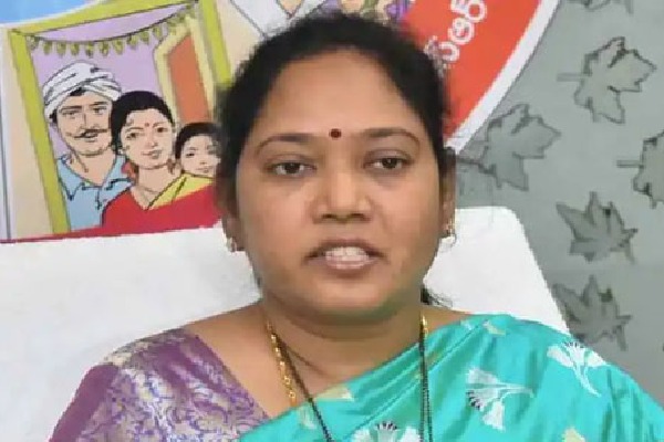 YCP MLA Mekathoti Sucharitha Responds About Her Comments On Party Change