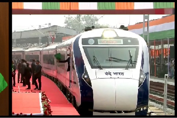 PM Modi inaugurates Vande Bharat train between Secunderabad and Vijayawada 