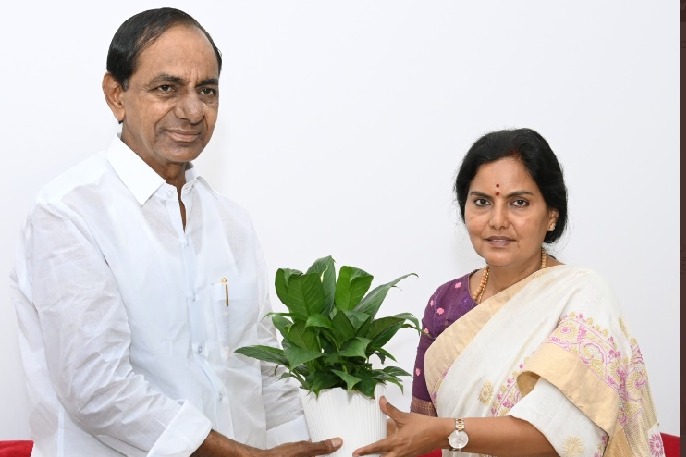 A Santhi Kumari apponted as new CS of Telangana