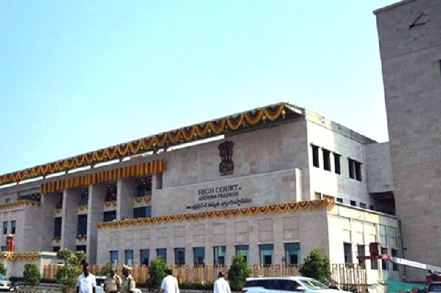 Andhra HC suspends GO banning meetings on roads