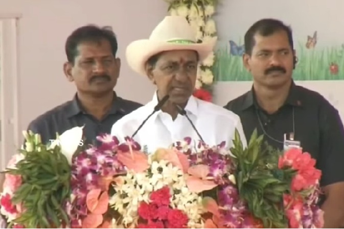 CM KCR attends Mahabubabad collectorate building inauguration 