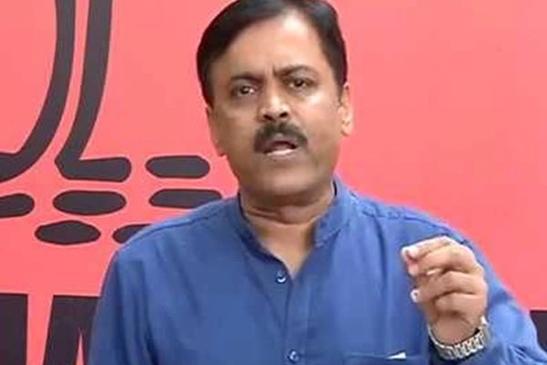 AP people will not forget KCRs insults says GVL Narasimha Rao