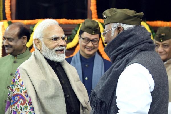 PM Narendra Modi, Kharge greet people on Republic Day