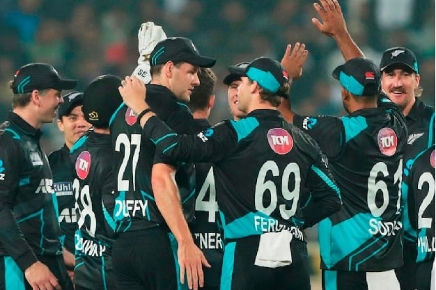 1st T20I: Santner leads superb spin show as New Zealand beat India by 21 runs, take 1-0 lead in series