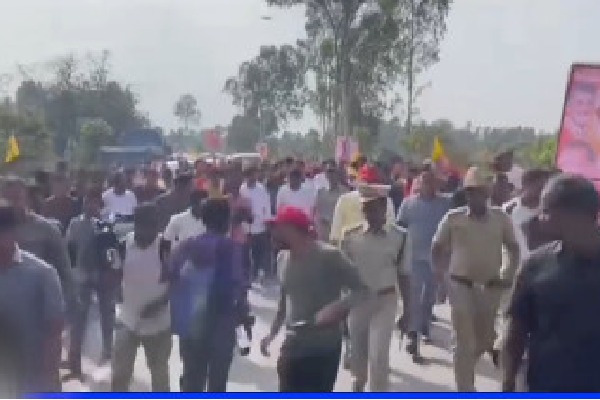 Karnataka police provides security for Lokesh Yuvagalam Padayatra at border villages 