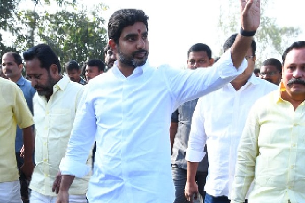 Lokesh Padayatra continues in Palamaneru constituency 